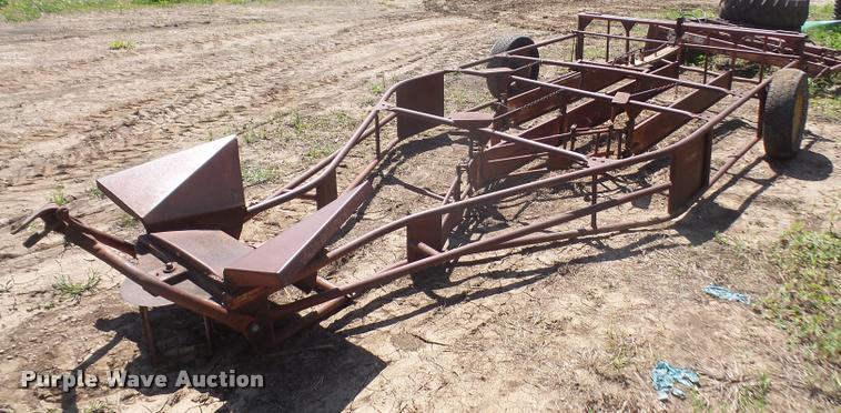 image for item DA6262 Welco bale accumulator