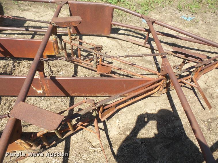 image for item DA6262 Welco bale accumulator