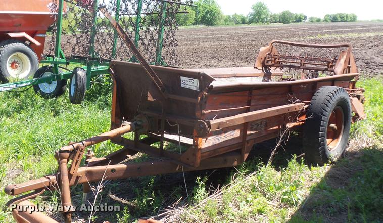 image for item DA6263 New Idea manure spreader