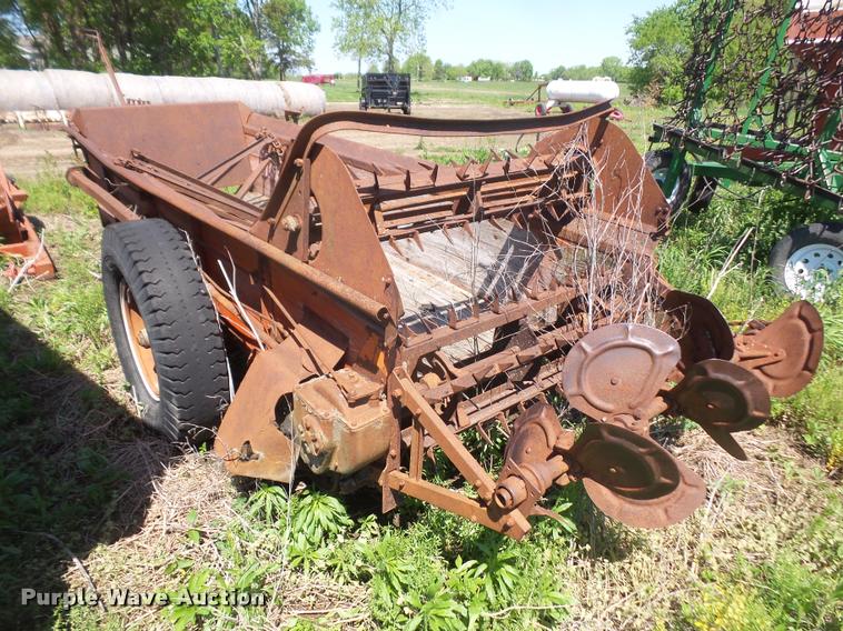 image for item DA6263 New Idea manure spreader