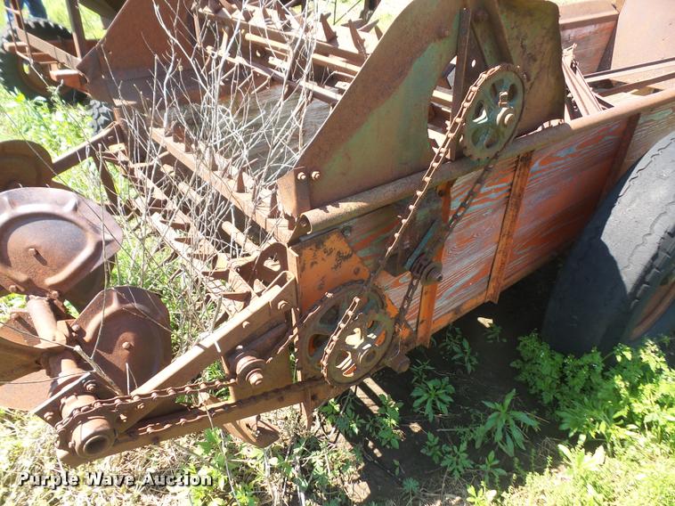 image for item DA6263 New Idea manure spreader