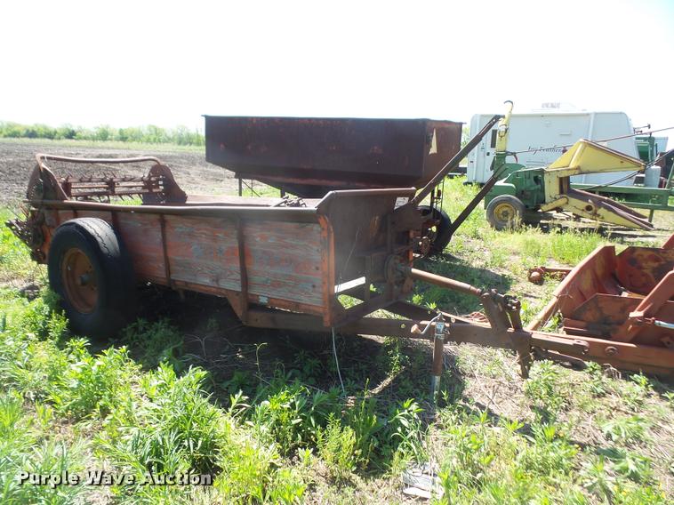 image for item DA6263 New Idea manure spreader