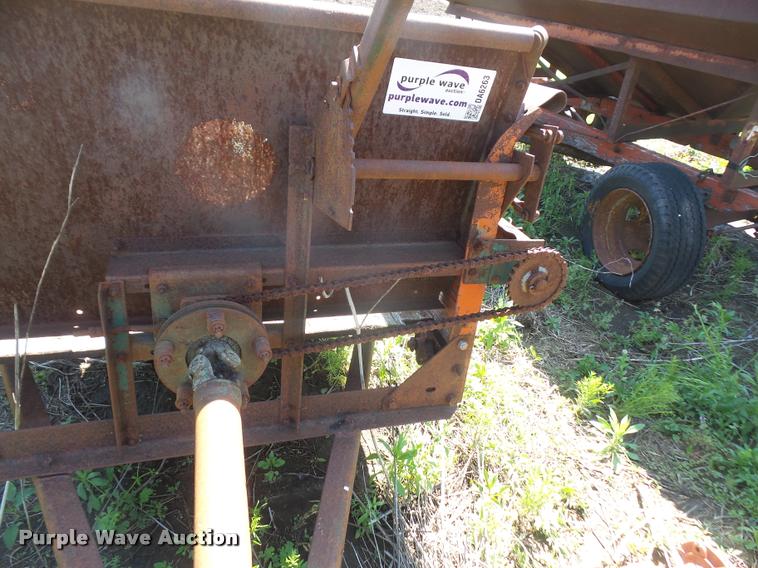 image for item DA6263 New Idea manure spreader