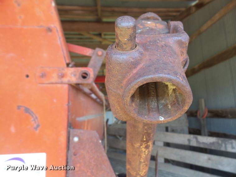 image for item DA6266 New Holland 6 feed wagon