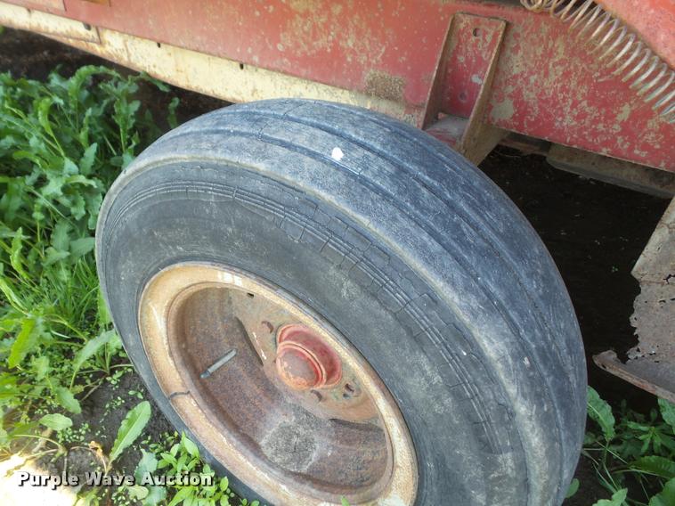 image for item DA6266 New Holland 6 feed wagon