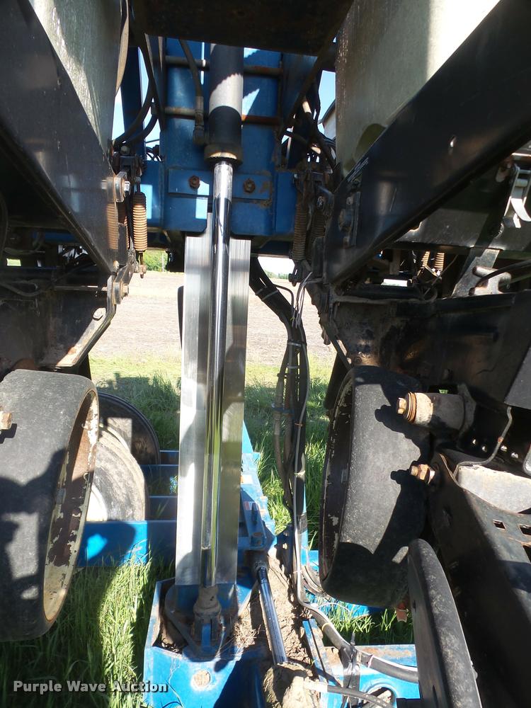 image for item DA6278 Kinze 2600 no-till split row planter
