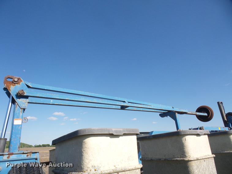 image for item DA6278 Kinze 2600 no-till split row planter