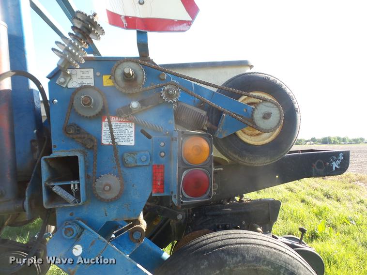 image for item DA6278 Kinze 2600 no-till split row planter