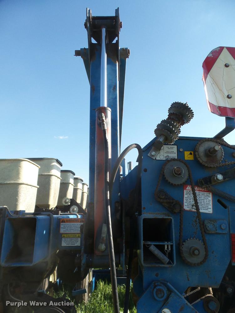 image for item DA6278 Kinze 2600 no-till split row planter