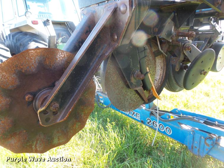 image for item DA6278 Kinze 2600 no-till split row planter