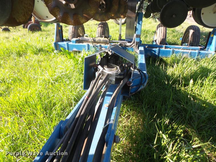 image for item DA6278 Kinze 2600 no-till split row planter