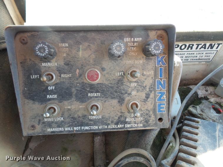 image for item DA6278 Kinze 2600 no-till split row planter