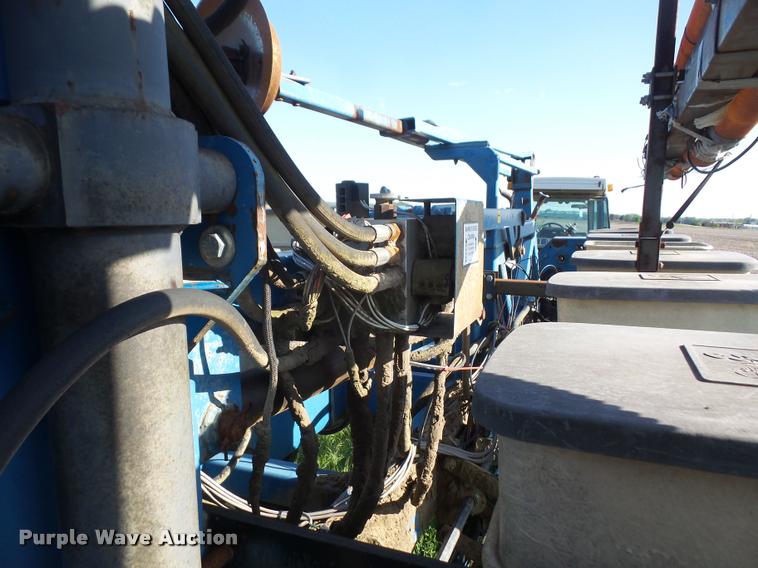 image for item DA6278 Kinze 2600 no-till split row planter