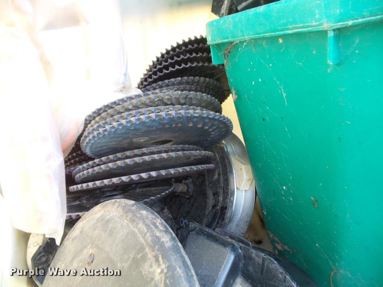 image for item DA6278 Kinze 2600 no-till split row planter