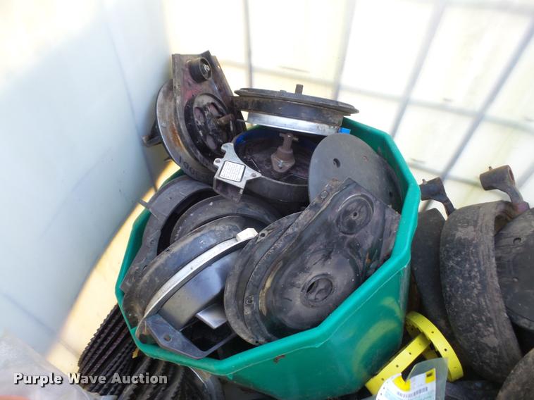 image for item DA6278 Kinze 2600 no-till split row planter