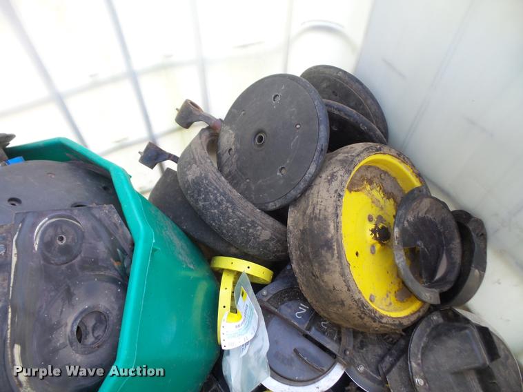 image for item DA6278 Kinze 2600 no-till split row planter