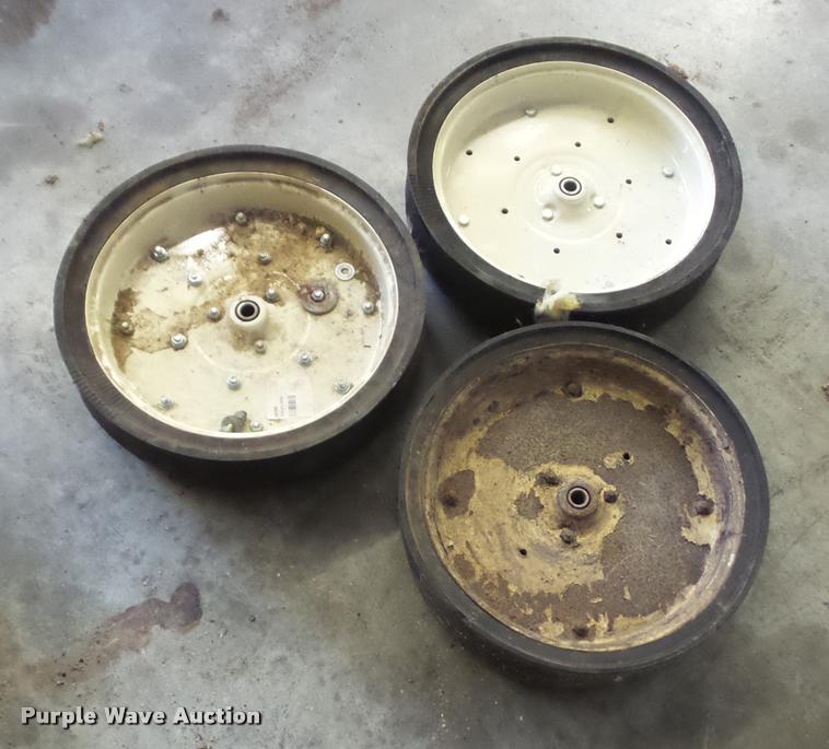 image for item DA6278 Kinze 2600 no-till split row planter