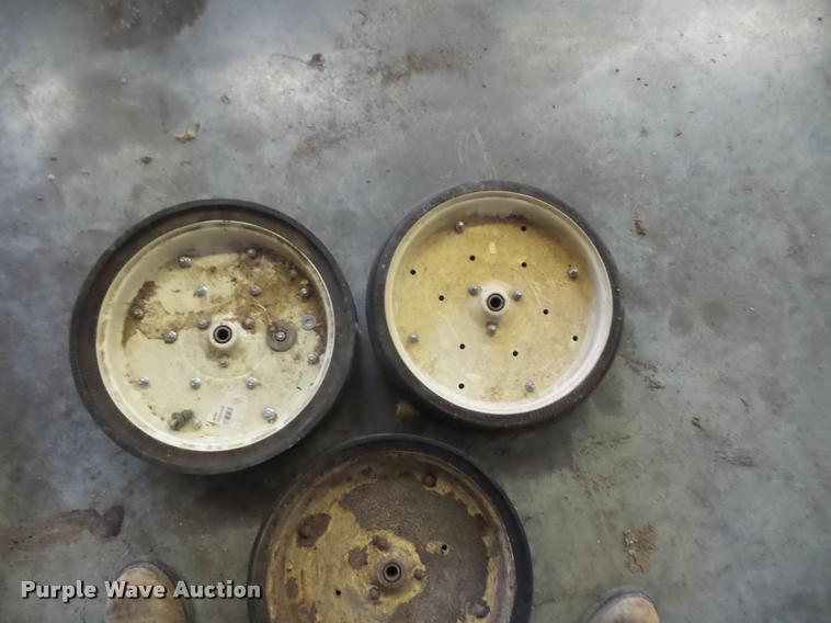 image for item DA6278 Kinze 2600 no-till split row planter