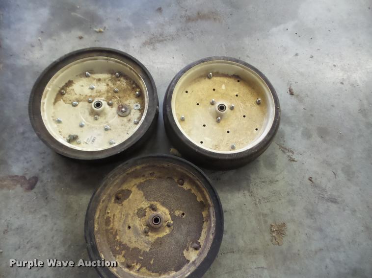 image for item DA6278 Kinze 2600 no-till split row planter