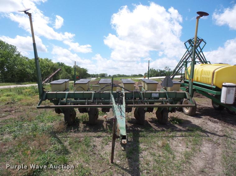 image for item DA6323 John Deere 7000 no-till planter