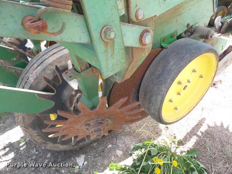 image for item DA6323 John Deere 7000 no-till planter