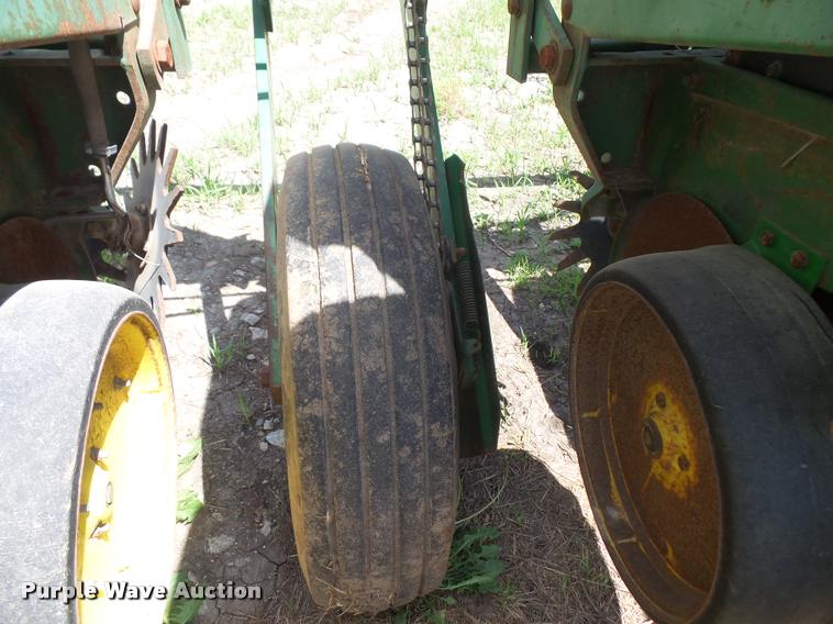 image for item DA6323 John Deere 7000 no-till planter