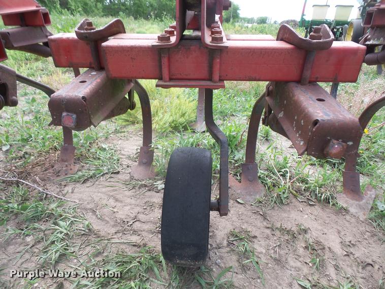image for item DA6324 Case IH 183 row crop cultivator