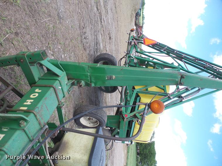 image for item DA6325 John Deere 7100 planter