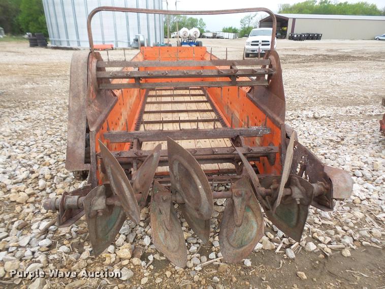 image for item DA8165 New Idea No. 12A manure spreader