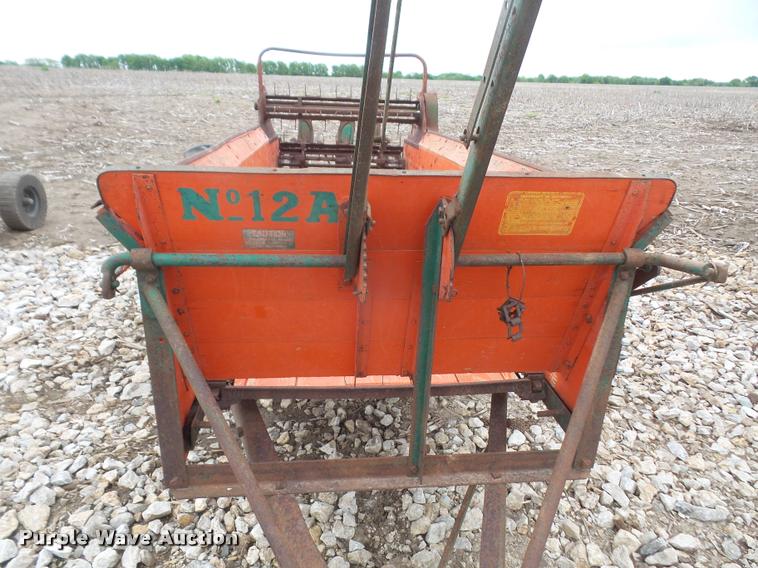 image for item DA8165 New Idea No. 12A manure spreader