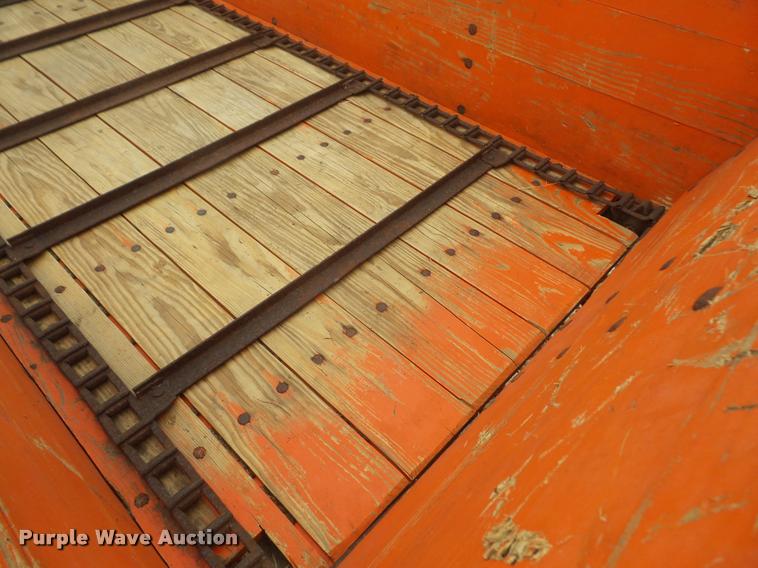 image for item DA8165 New Idea No. 12A manure spreader