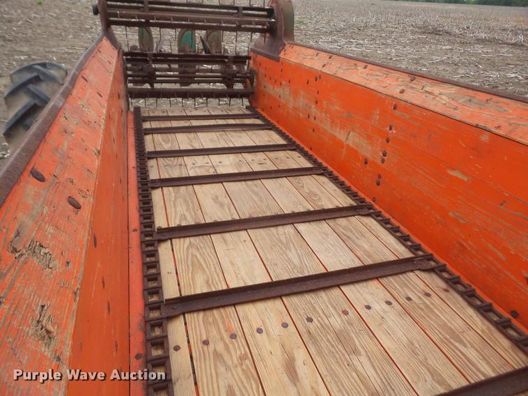 image for item DA8165 New Idea No. 12A manure spreader