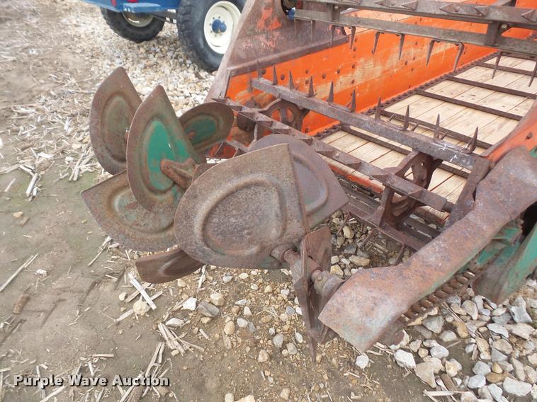 image for item DA8165 New Idea No. 12A manure spreader