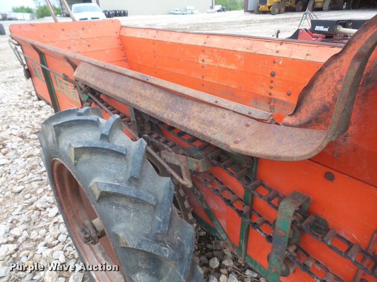 image for item DA8165 New Idea No. 12A manure spreader