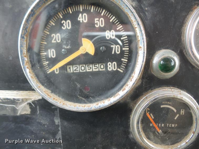 image for item DA8187 1969 International Loadstar 1700 grain truck