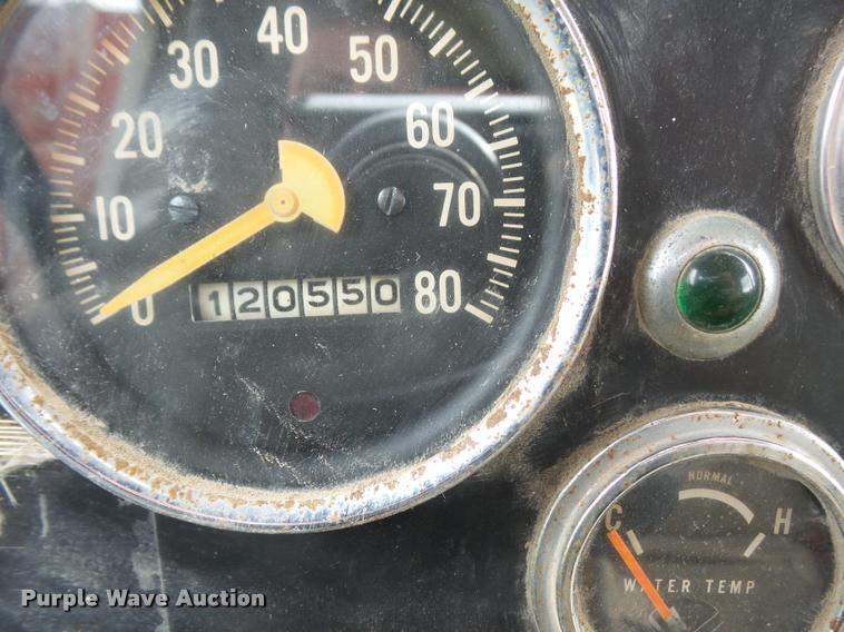 image for item DA8187 1969 International Loadstar 1700 grain truck