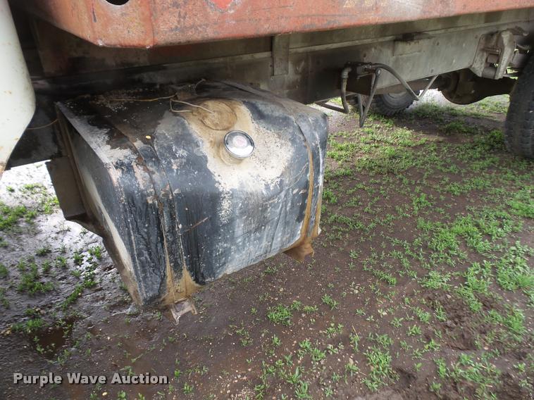 image for item DA8187 1969 International Loadstar 1700 grain truck
