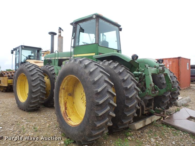 image for item DA8204 1979 John Deere 8440 4WD tractor
