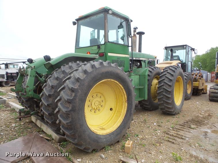 image for item DA8204 1979 John Deere 8440 4WD tractor