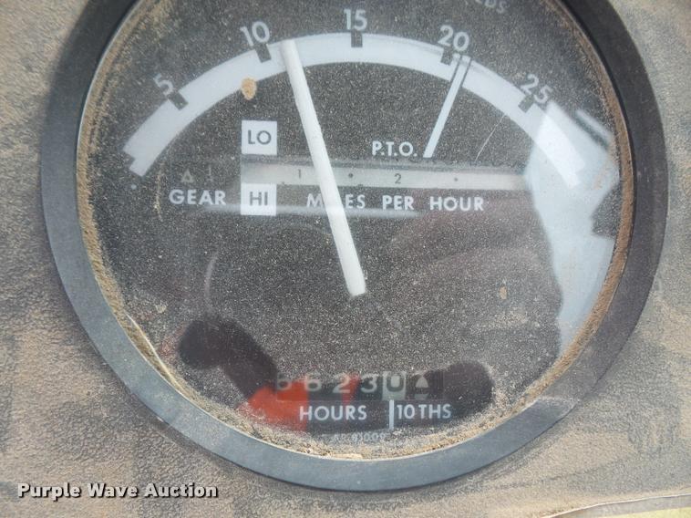 image for item DA8204 1979 John Deere 8440 4WD tractor