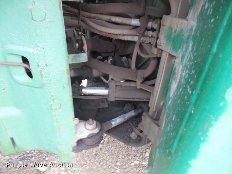 image for item DA8204 1979 John Deere 8440 4WD tractor