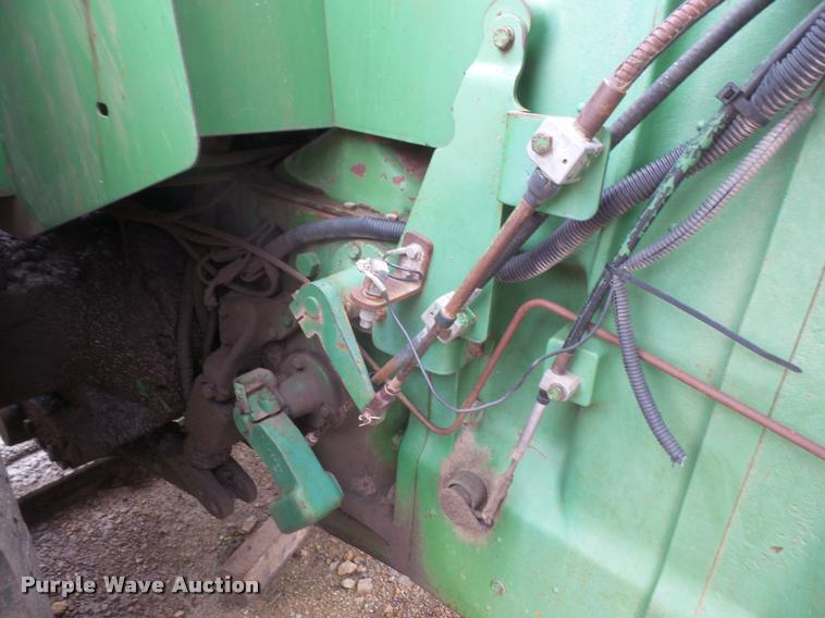 image for item DA8204 1979 John Deere 8440 4WD tractor