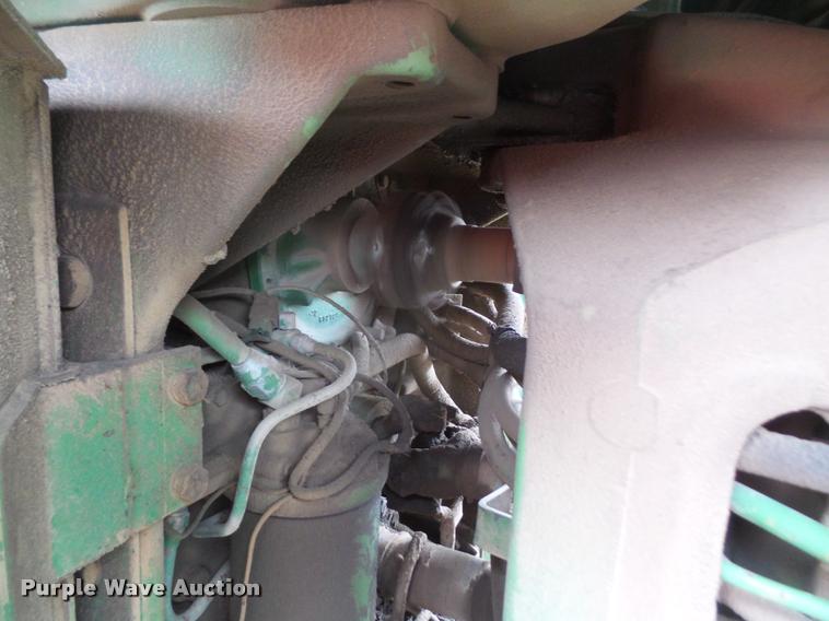 image for item DA8204 1979 John Deere 8440 4WD tractor