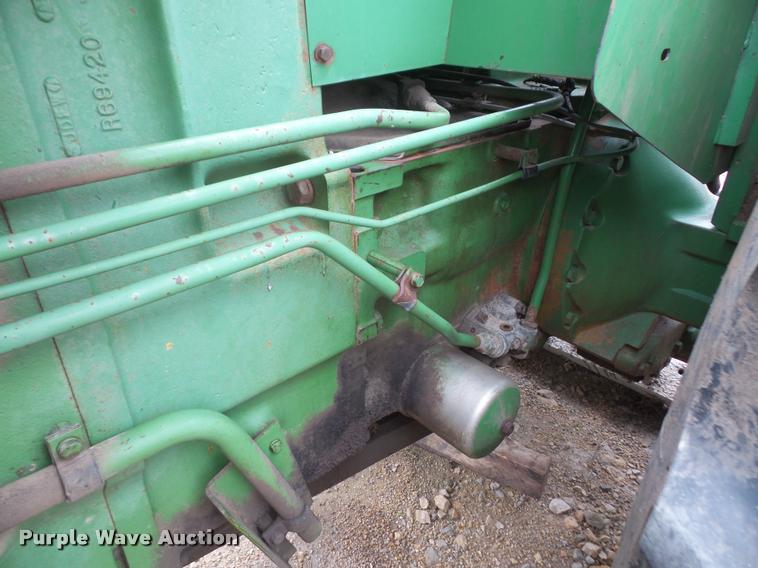 image for item DA8204 1979 John Deere 8440 4WD tractor