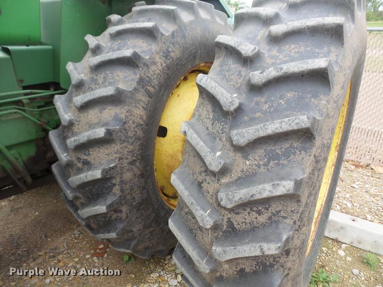 image for item DA8204 1979 John Deere 8440 4WD tractor