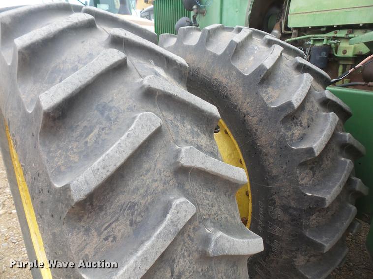 image for item DA8204 1979 John Deere 8440 4WD tractor