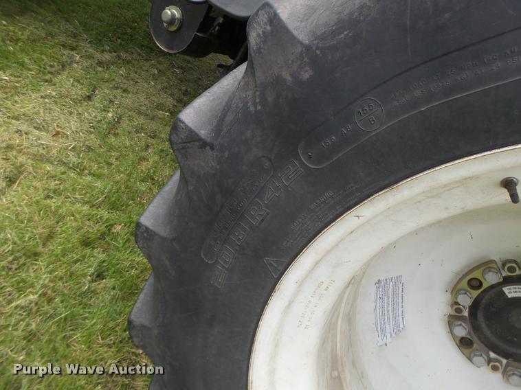 image for item DB1305 2005 New Holland CR960 combine