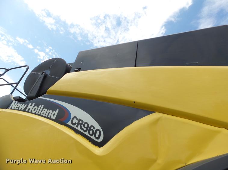 image for item DB1305 2005 New Holland CR960 combine