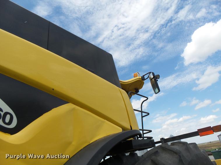 image for item DB1305 2005 New Holland CR960 combine