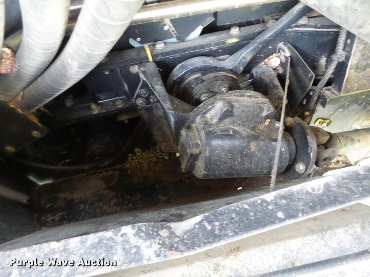 image for item DB1305 2005 New Holland CR960 combine